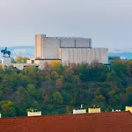 Old View Rooftop With Ac Praga