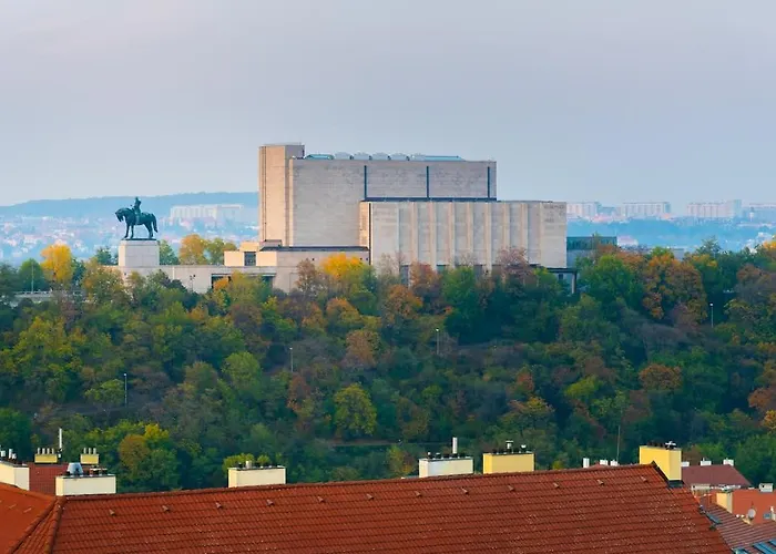 Old View Rooftop With Ac פראג